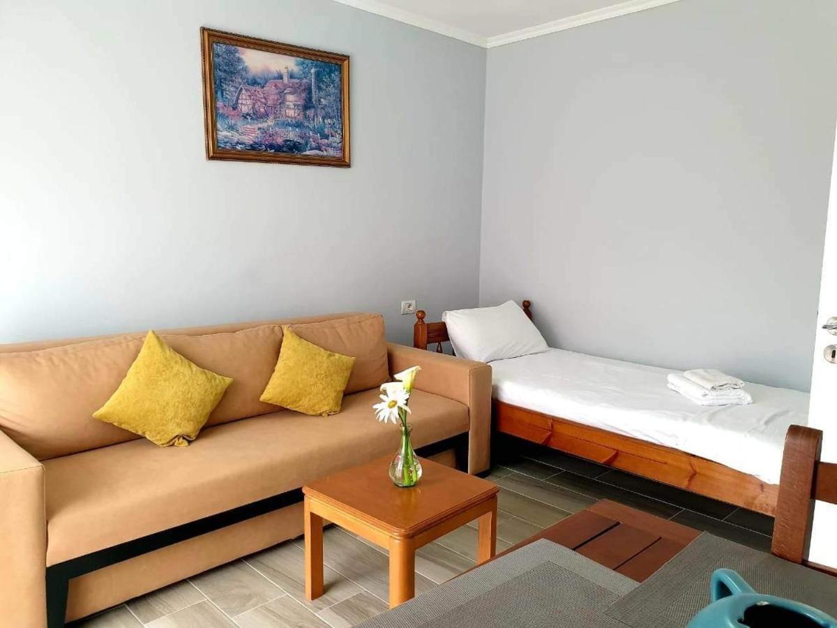 Alexa Apartament Himare Exterior photo